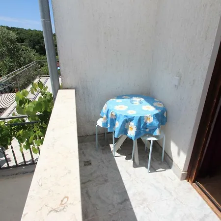Apartment Sandi Vrsar Exterior photo