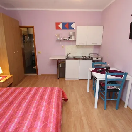Apartment Sandi Vrsar Exterior photo