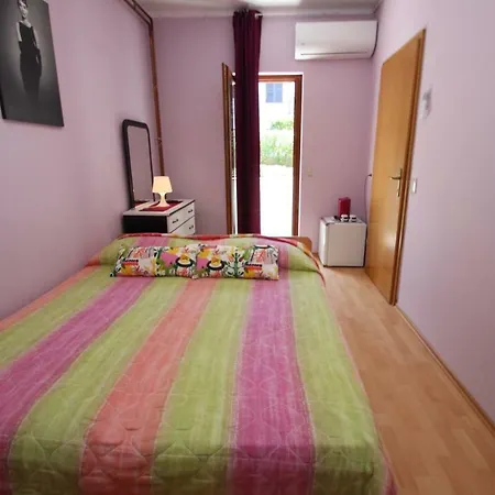 Apartment Sandi Vrsar Exterior photo